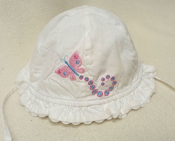 klobouček kojenecký bílý 10801