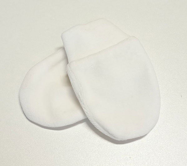 rukavice kojenecké sametové bílé 0205.1