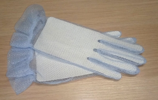rukavice krajkové, společenské, světle modré 48330.21